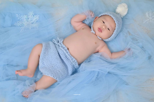 崇左宝宝大哭不止